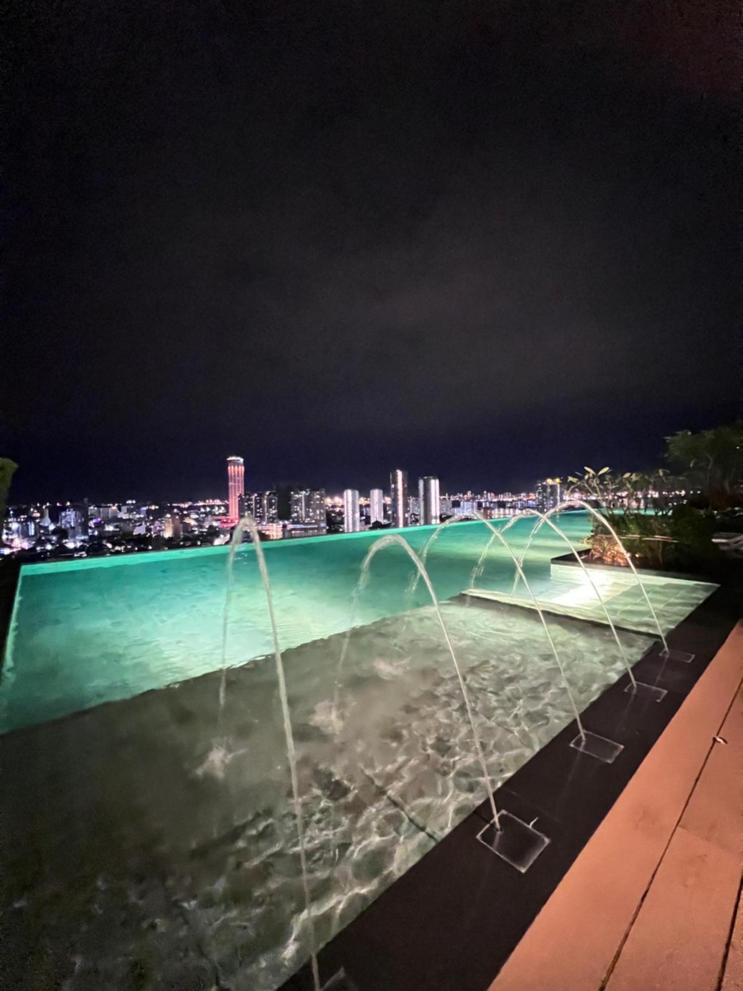 Georgetown#amazing Skypool#modern & Elegant Suite# George Town
